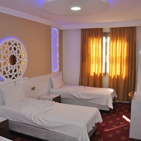 Ugur Otel Mersin  Buitenkant foto