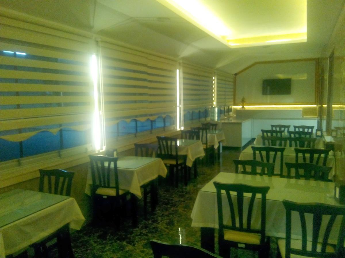Ugur Otel Mersin  Buitenkant foto