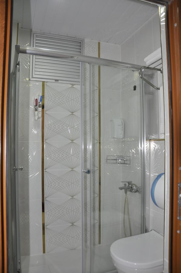 Ugur Otel Mersin  Buitenkant foto