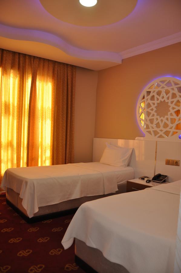 Ugur Otel Mersin  Buitenkant foto