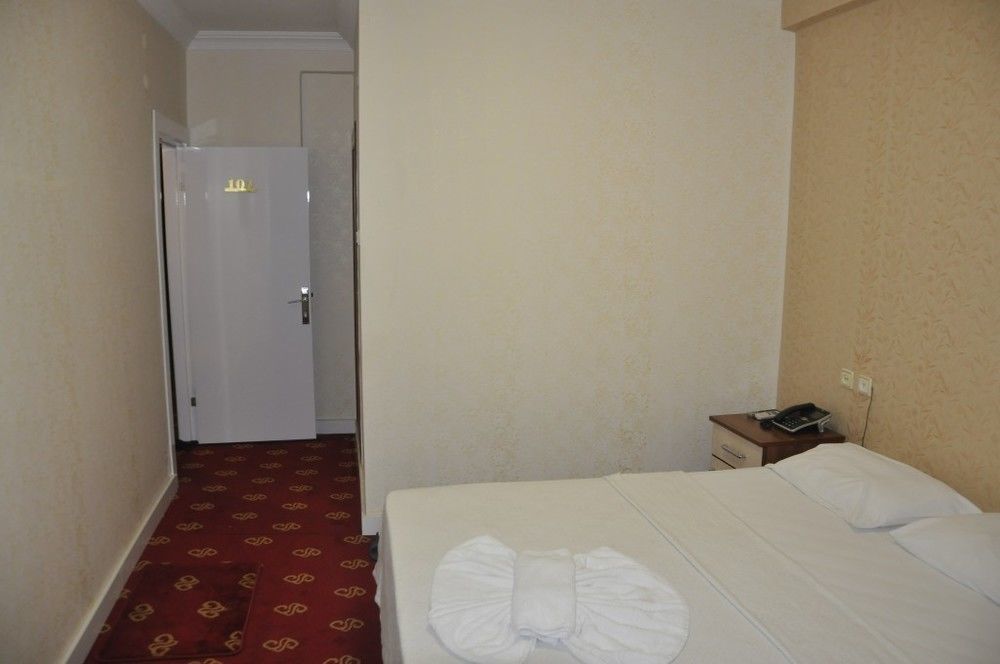 Ugur Otel Mersin  Buitenkant foto