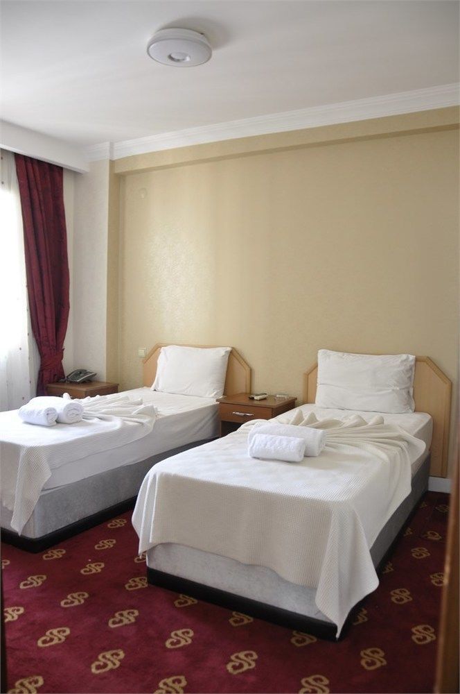 Ugur Otel Mersin  Buitenkant foto