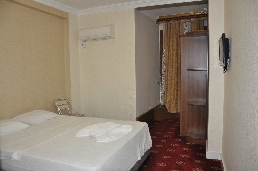 Ugur Otel Mersin  Buitenkant foto