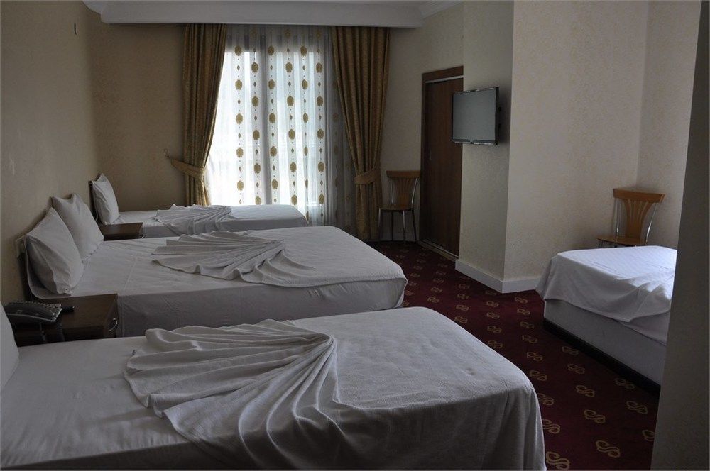 Ugur Otel Mersin  Buitenkant foto