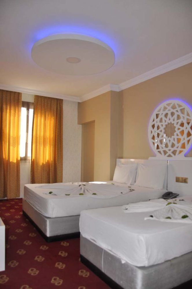 Ugur Otel Mersin  Buitenkant foto